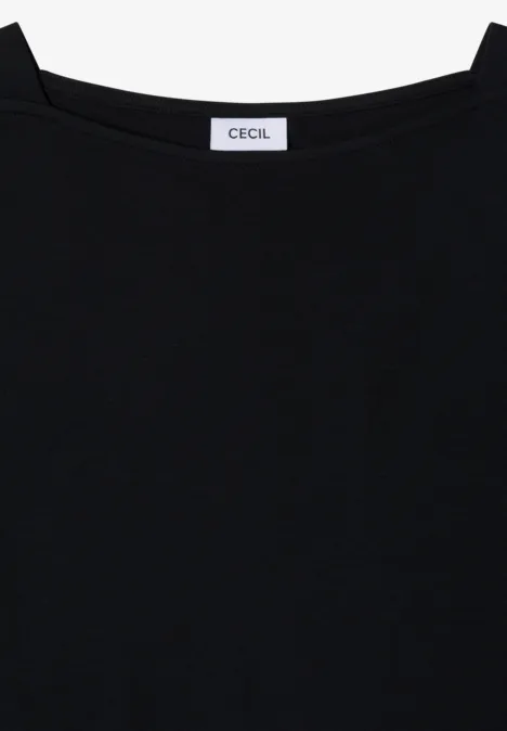 Ein schlichtes schwarzes Top mit quadratischem Ausschnitt und CECIL-Label.