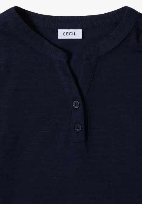 Top mit Split Neck und Strukturmix urban dark blue Dunkelblaues Langarmshirt mit Rundhalsausschnitt, Knopfleiste und Logo-Label 'CECIL'.