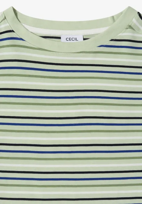 Grünes T-Shirt mit weißen, dunkelblauen und schwarzen horizontalen Streifen, Rundhalsausschnitt.