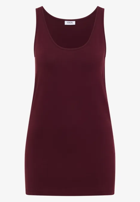 Ein ärmelloses Top in dunklem Burgundrot mit schlichter Passform.