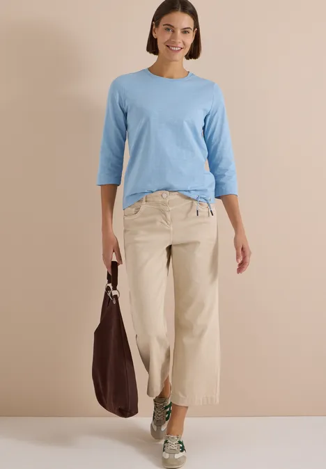 T-shirt à manches 3/4 et col rond, de couleur unie easy blue