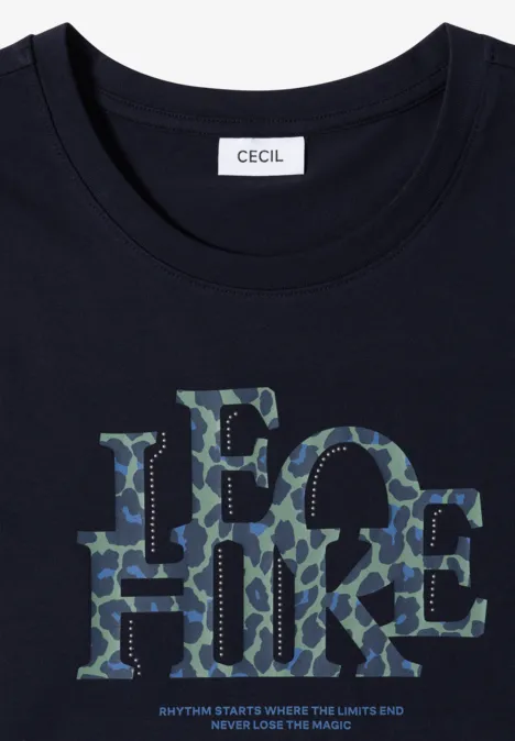Koszulka z rękawami 3/4 z napisem w stylu lampartowym urban dark blue Ciemny T-shirt z metką 'CECIL' i napisem 'HOME' w kamuflażowym wzorze.