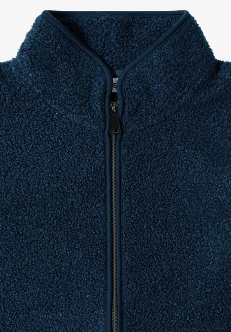 Dunkelblauer Fleecejacke mit Stehkragen und Reißverschluss vorne.