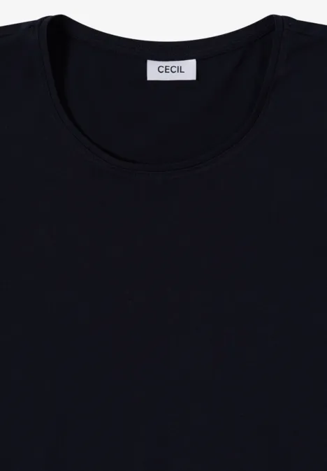 Schwarzes T-Shirt mit Rundhals und Innenlabel am Kragen.