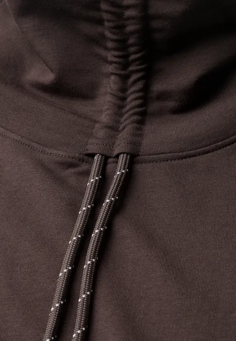 Langarm Shirt mit Rollkragen und Tunnelzug truffle brown Dunkler Hoodie mit Kängurutasche und dicken, reflektierenden Kordeln im Detail