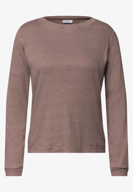 Brauner, langärmliger, schlichter Damenpullover mit Rundhalsausschnitt.