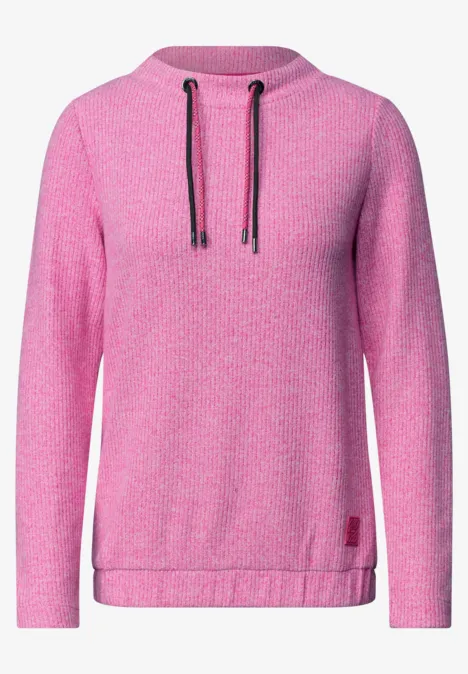 Shirt in Rippstruktur mit Funnel Neck pink flash melange Hellrosa Hoodie-Pullover mit Kapuze und schwarzen Kordeln.