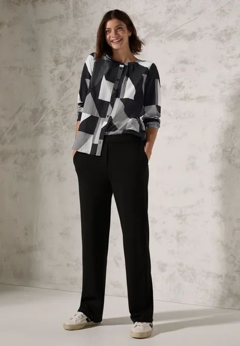 Bluse mit grafischem Muster Black