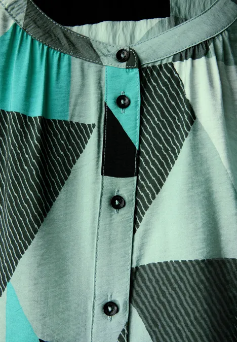 Bluse mit grafischem Muster glaced salvia green