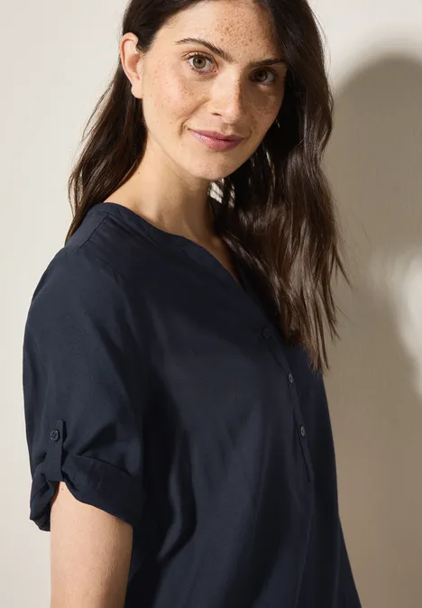 Kurzarmbluse in Unifarbe universal blue