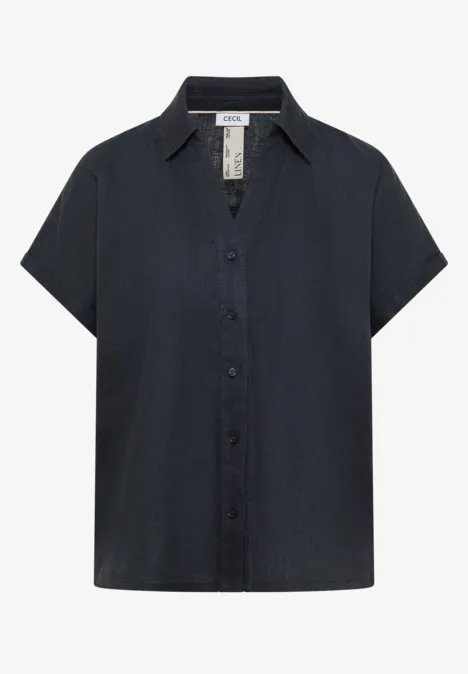 Dunkelblaues, kurzärmeliges Hemd mit Knopfleiste und offenem Kragen.