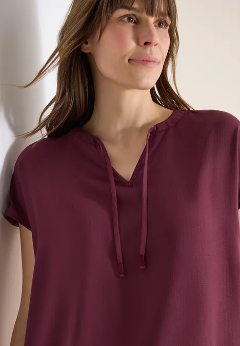 Blouse à manches courtes avec mélange de structures sweet grape red