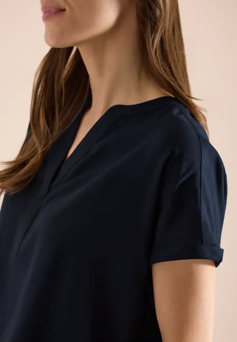 Blouse met korte mouwen en gespleten hals universal blue