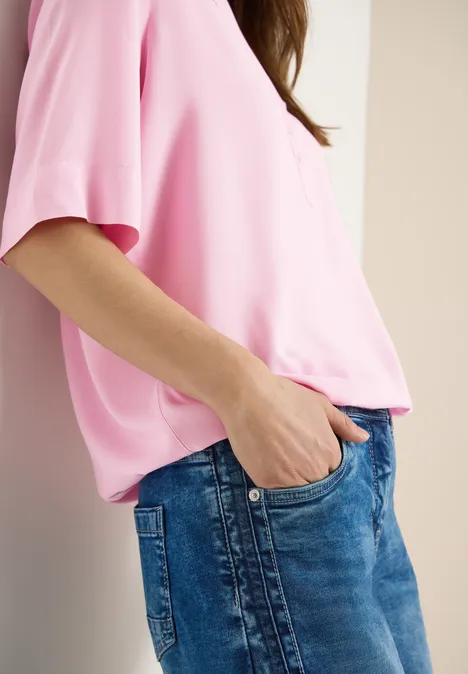 Blouse avec col fendu et ourlet élastique light blush rose Blouse avec col fendu et ourlet élastique light blush rose