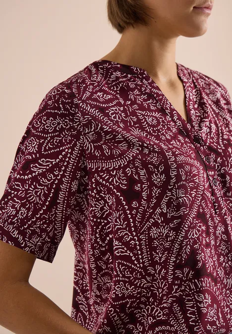 Kurzarm Bluse mit Paisley Print sweet grape red Kurzarm Bluse mit Paisley Print sweet grape red