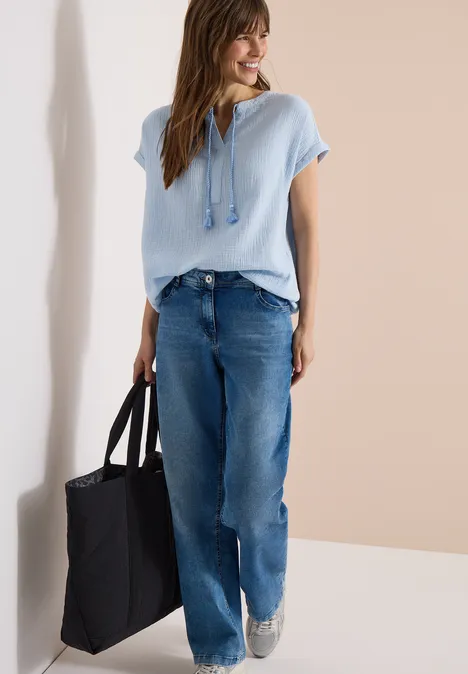 Bluse mit Split Neck aus Musselinstoff light sky blue