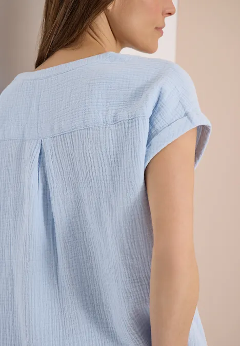 Bluse mit Split Neck aus Musselinstoff light sky blue