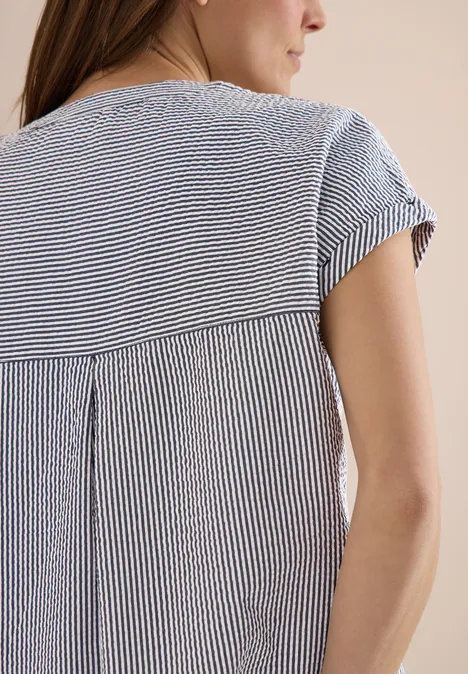 Bluse mit Split Neck in Seersuckerqualität universal blue