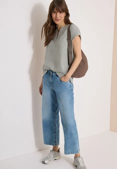 Bluse mit Split Neck in Seersuckerqualität khaki