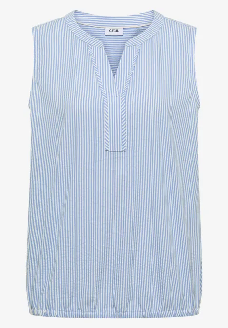 Blouse sans manches bleu clair à rayures blanches, col mao et encolure en V, ourlet froncé.