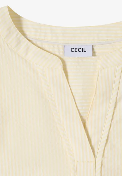 Beige Bluse mit feinen Streifen und V-Ausschnitt von CECIL