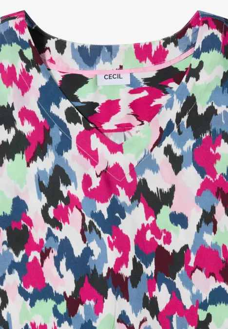 Gekleurde damestop met abstract vlekkenpatroon in roze, blauw, groen, wit en zwart van het merk CECIL.