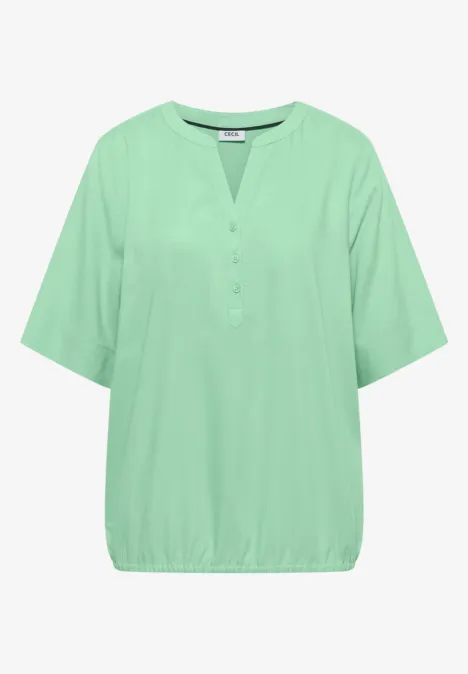 Grünes, leichtes Damen-Shirt mit kurzen Ärmeln, V-Ausschnitt, Knopfleiste und elastischem Saum.