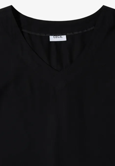 Schlichtes schwarzes V-Ausschnitt-Shirt mit CECIL-Label im Nacken.