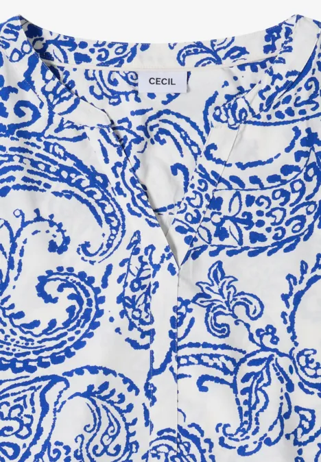 Blouse met split in de hals en print vanilla white Witte T-shirt met korte mouwen en blauw paisleyprint, merklabel "CECIL".