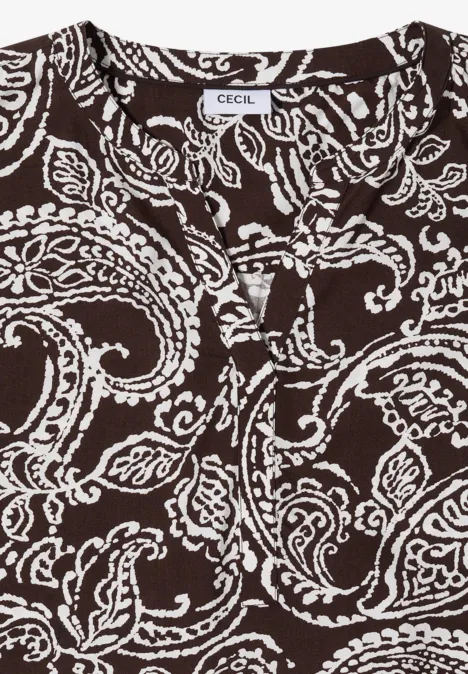 Blouse met split in de hals en print brown cacao Bruin dames-T-shirt met korte mouwen, wit paisley patroon, subtiele knoopsluiting en losse pasvorm.