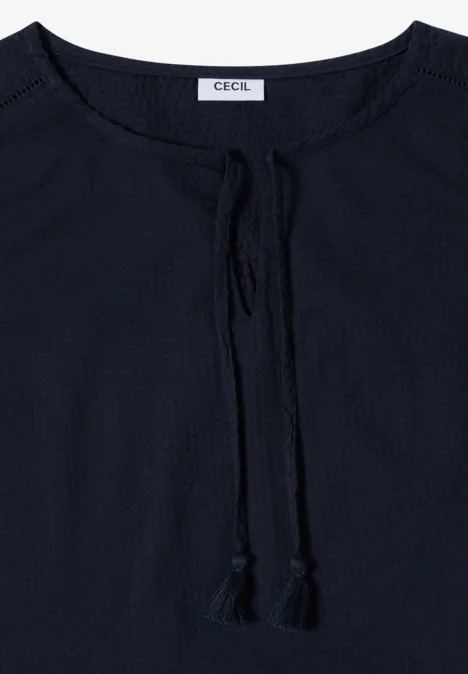 Blusentop mit Split Neck und Bändern universal blue Dunkelblaue Bluse mit Rundhalsausschnitt und Bindebändern mit Quasten.