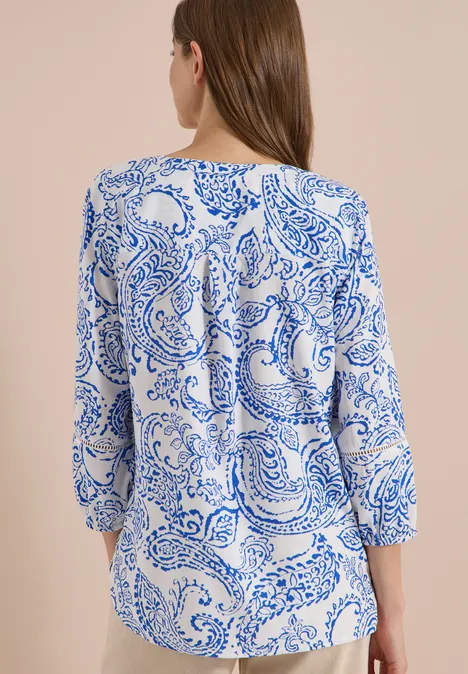 Tuniek met 3/4-mouwen en print vanilla white Witte blouse met blauw paisley-motief en driekwartsmouwen, achterkant zicht.