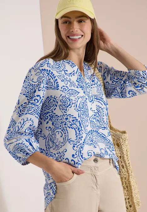 Tuniek met 3/4-mouwen en print vanilla white Wit overhemd met blauw paisleypatroon, beige broek, strozak en haarband
