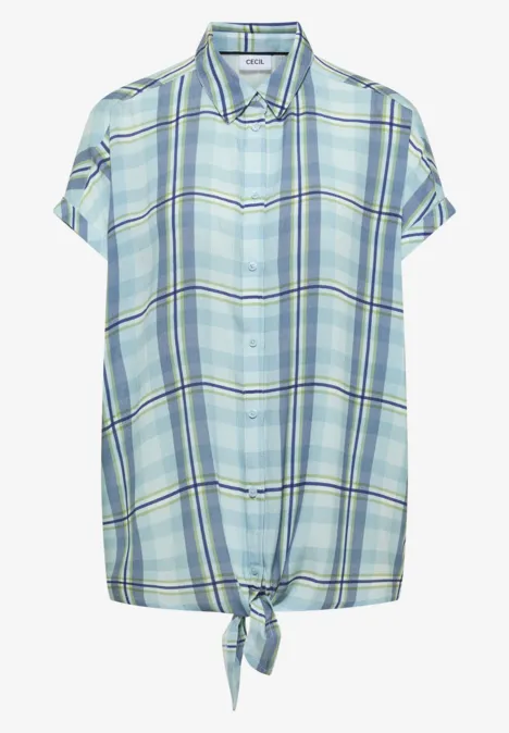 Hellblaue kurzärmelige Bluse mit Karomuster und Knoten am Saum.