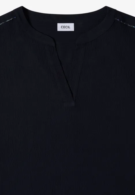 Schwarzes Langarmshirt mit V-Ausschnitt und Rundkragen, schlichtes Design mit innenliegendem Markenlabel.