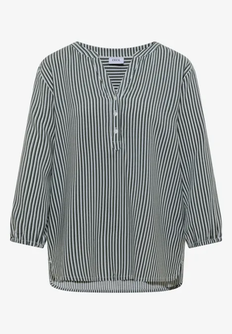 Locker geschnittene Damenbluse mit schwarz-weiß gestreiftem Muster, V-Ausschnitt und 3/4-Ärmeln.