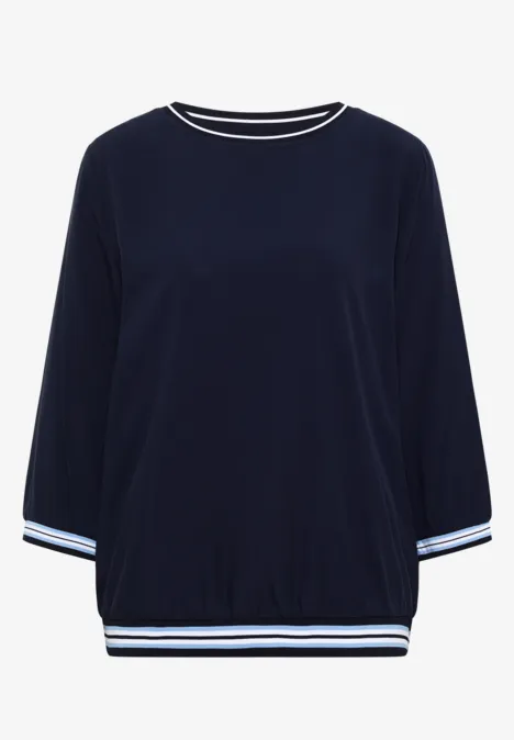 Dunkelblaues, legeres Shirt mit weißen Streifen an Ärmeln, Kragen und Saum