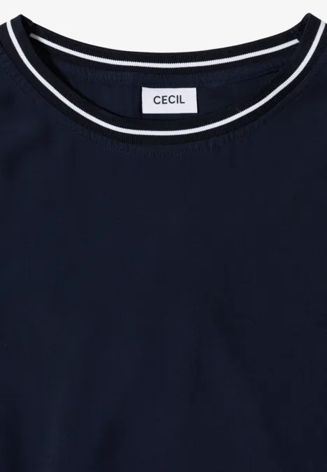 Dunkelblaues T-Shirt mit weißem Rundhalsausschnitt und Markenlabel 'CECIL' innen am Kragen.