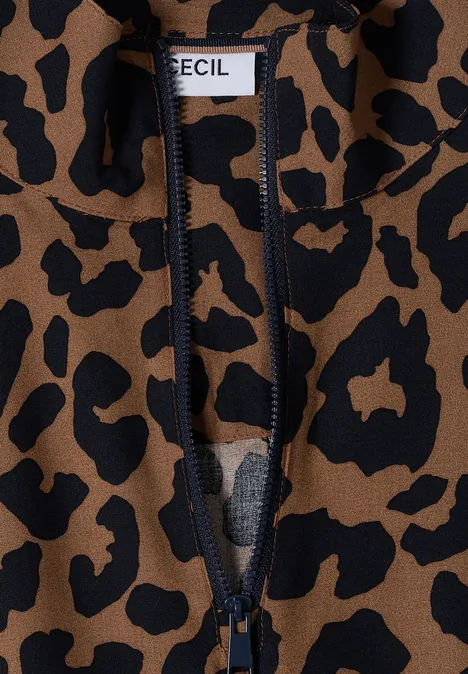 Braune Kapuzenjacke mit schwarzem Leopardenmuster, durchgehendem Reißverschluss, Kordelzug und CECIL-Label.