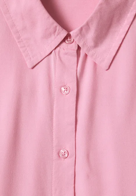 Langarm Hemdbluse mit Knopfleiste mellow rose Nahaufnahme eines rosafarbenen Hemds mit Kragen und Knöpfen.