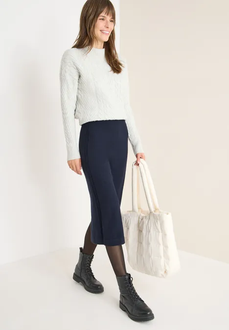 Rock mit Strukturdetails urban dark blue
