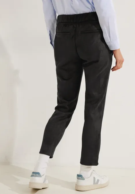 Casual Fit Velourshose Black