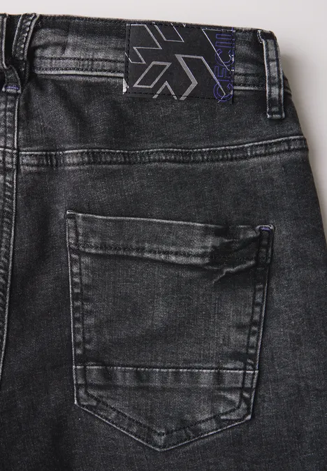 Jeans mit Details black used wash