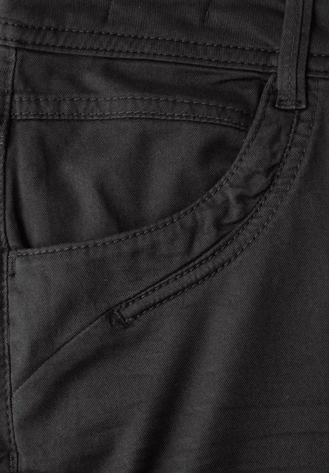 Hose im Slim Fit Black