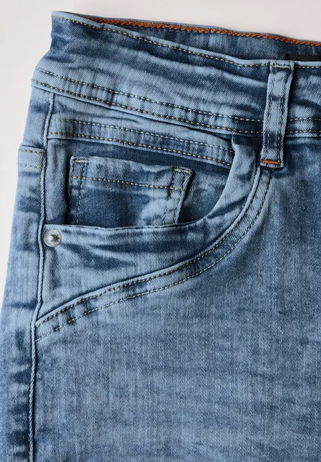 Jeans im Slim Fit light blue wash