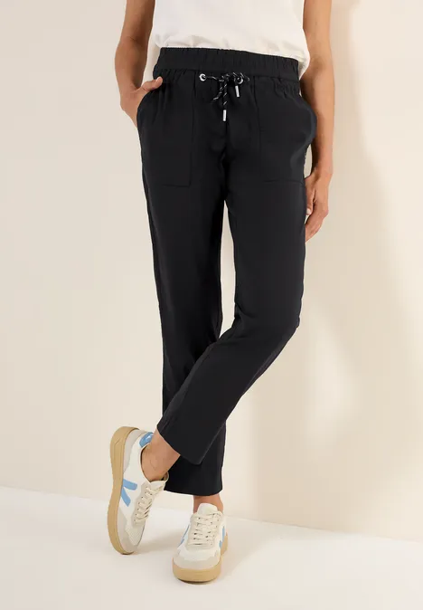 Casual Fit Hose Black
