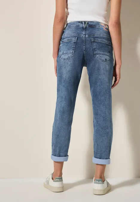 Jeans mit Turn-Up Detail mid blue wash