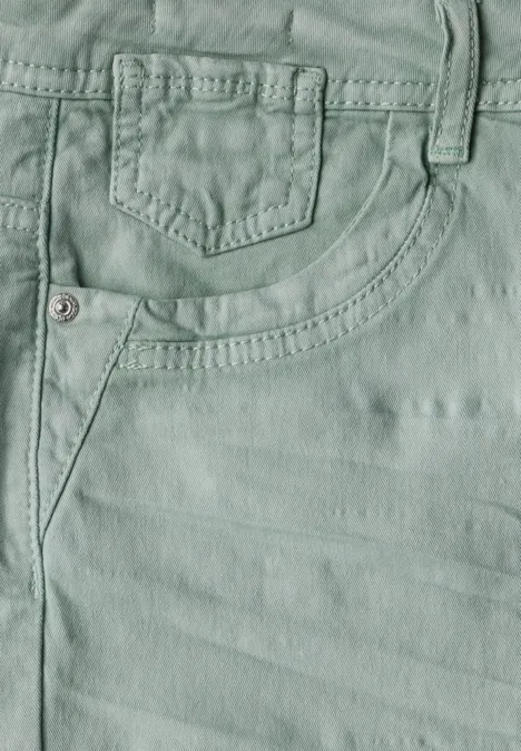 Colored Jeansshorts matcha green