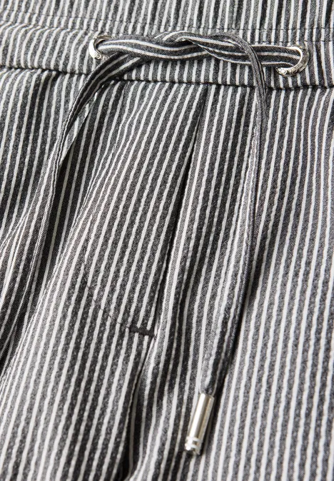 Gestreifte Seersucker Hose dark balmy khaki