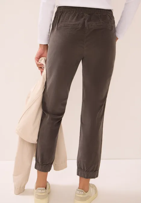 Cordhose im Casual Fit misty taupe